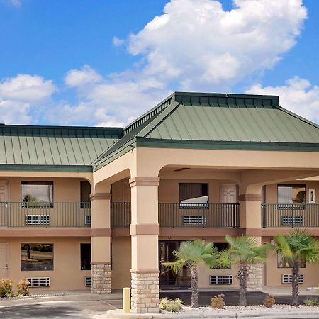 Hotel Super 8 By Wyndham Byron/South Macon Exterior foto