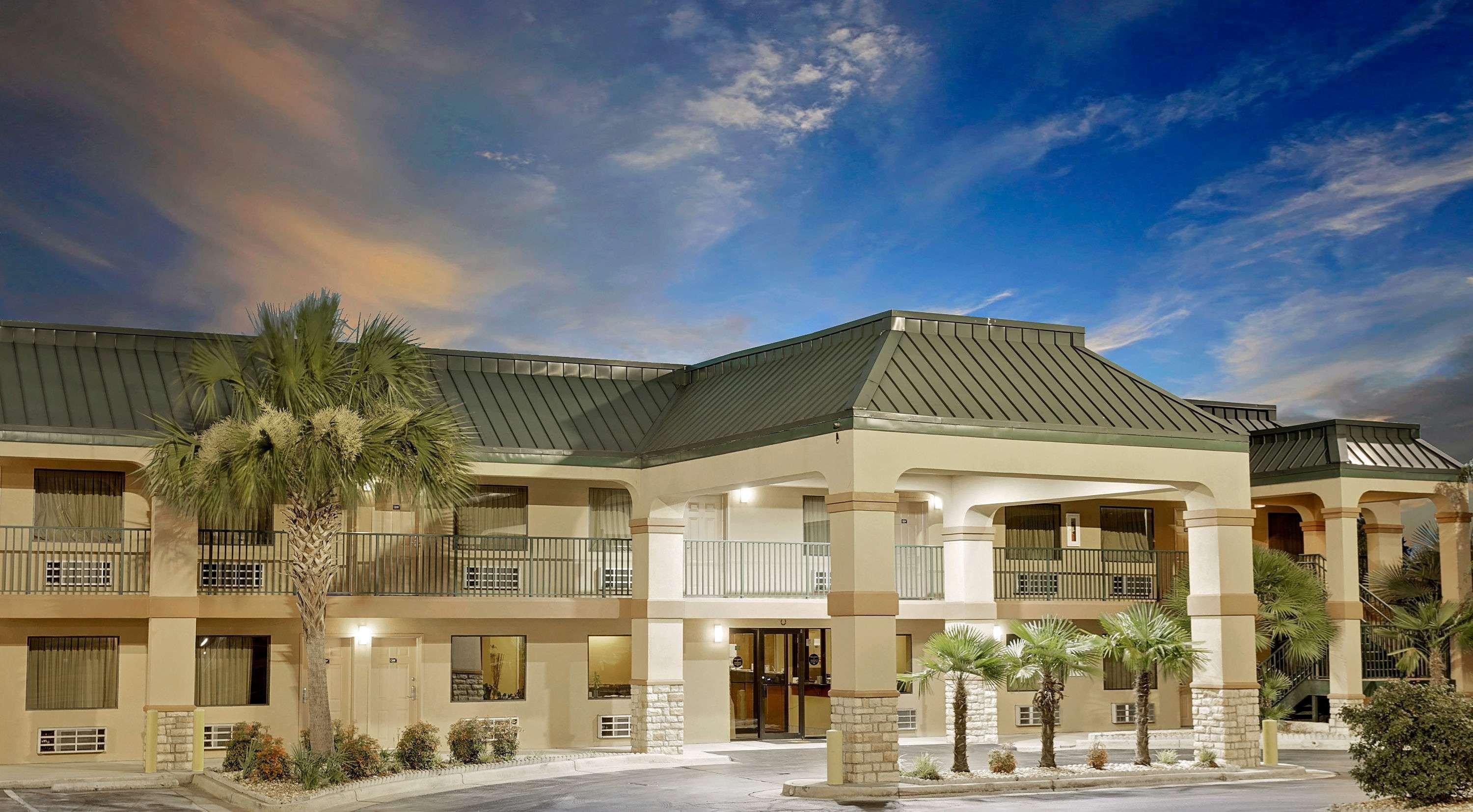 Hotel Super 8 By Wyndham Byron/South Macon Exterior foto